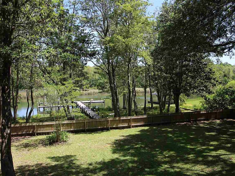 2nd image of 4140 Menendez Rd