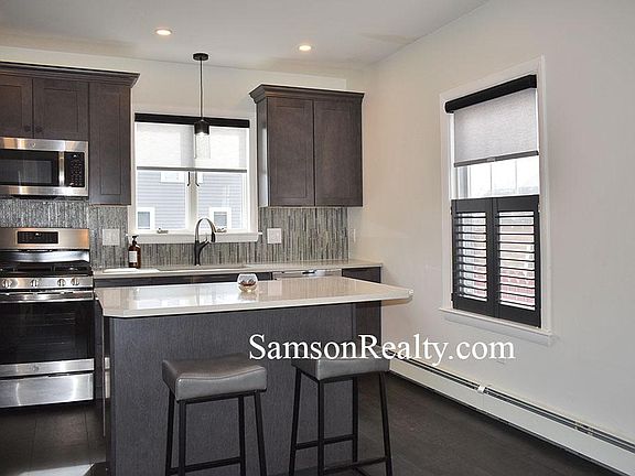5th image of 204 Burgess Ave