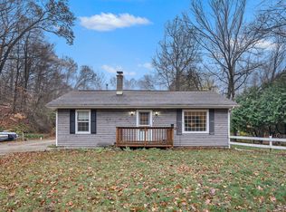 32 Pine Rd, Plainwell, MI 49080