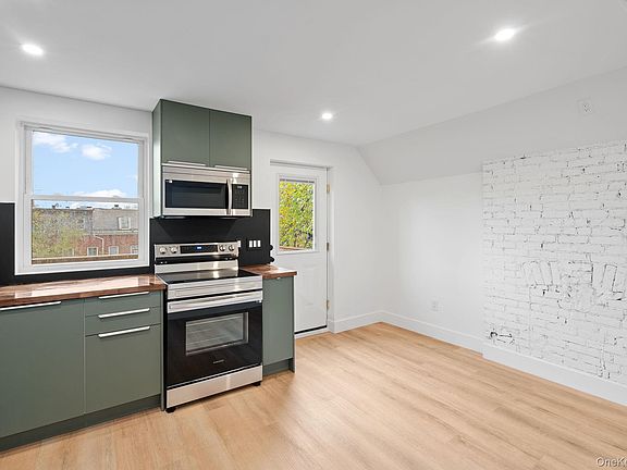 3rd image of 117 Lander St Floor 3