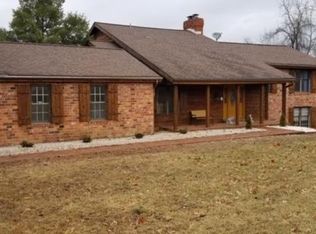 1120 Hoot Owl Rd, Chesterfield, MO 63005