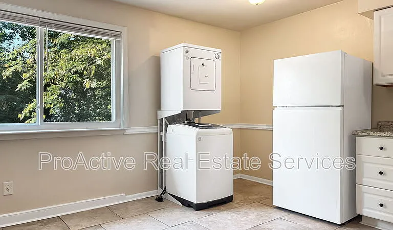 312 Ashlawn Dr #3 — Photo 6
