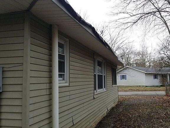 5th image of 119 N Pine St