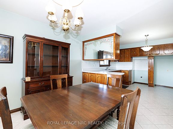 3rd image of 38 Rivercrest Rd