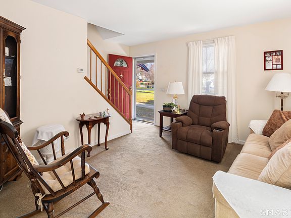 2nd image of 453 Sylvan Knoll Road