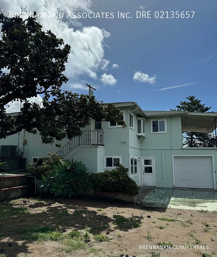4 bed with Bonus Room, Basement, Ocean and Downtown views — Photo 2