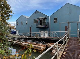 23226 Dyke Rd #4, Richmond, BC V6V 1E2