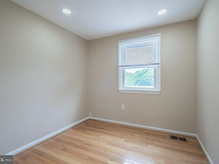 5844 Banning Pl — Photo 31