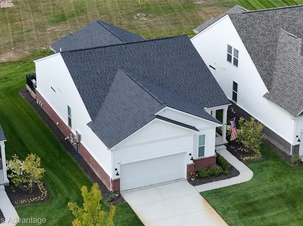 1607 Moss Dr, Milford, MI 48381