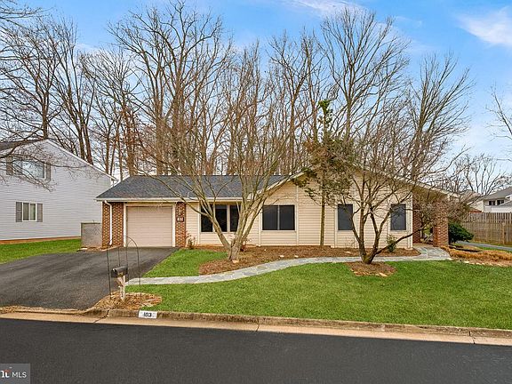 2nd image of 103 E Meadowland Ln