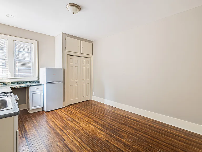 43 Vick Park #1A — Photo 3
