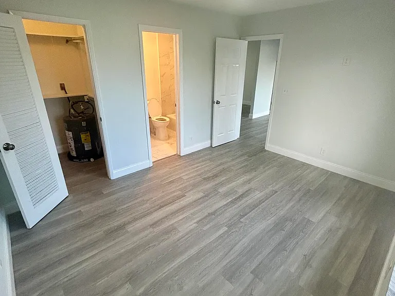 1401 NE 57th Pl #8 — Photo 13