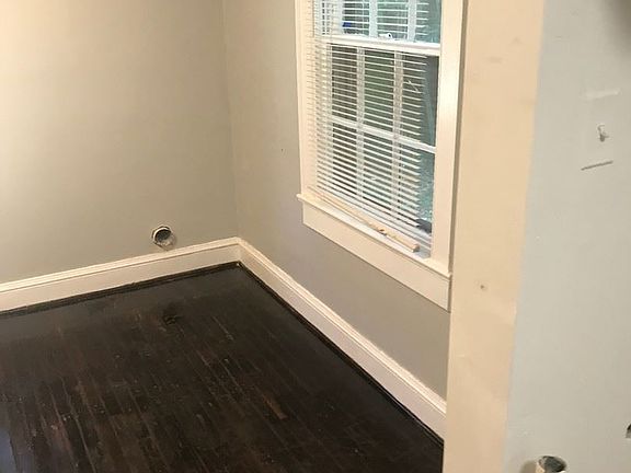 5th image of 352 Westwood Dr