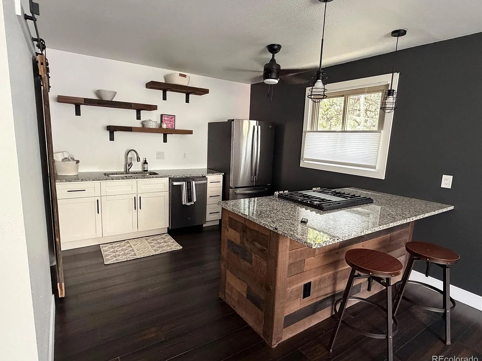 3 bed, 1.5 bath, 1120 sqft, $2,800 — Photo 3