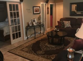 33 Rainbow Ln, Lindenhurst, NY 11757