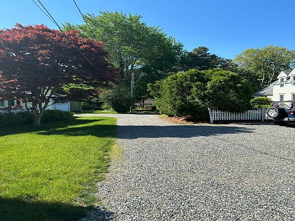 4th image of 693 Orleans Rd