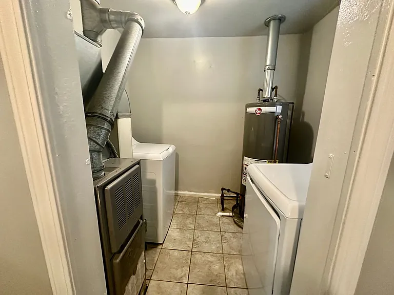 8133 Timken Ave — Photo 12