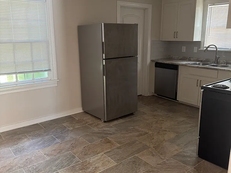 329 N 25th Ave — Photo 5