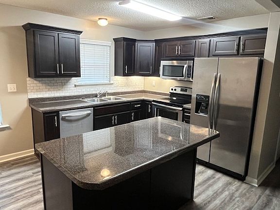 3rd image of 7329 Green Ash Dr