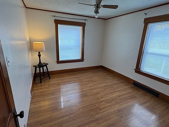 4th image of 4442 Adams St