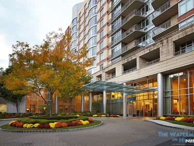 8100 River Rd APT 802, North Bergen, NJ, 07047
