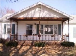 304 E Osage St, Paola, KS 66071