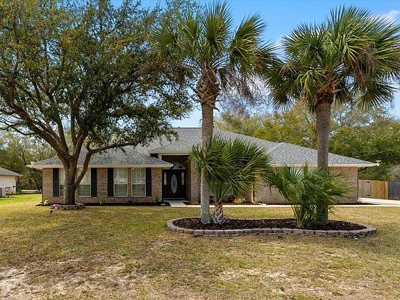 2nd image of 2071 Hawthorne Dr