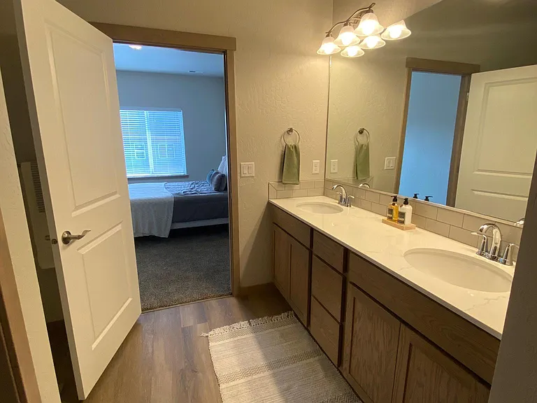 West Meadows Villas — Photo 21
