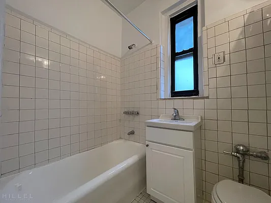 Rented by Hillel Realty Group | media 20