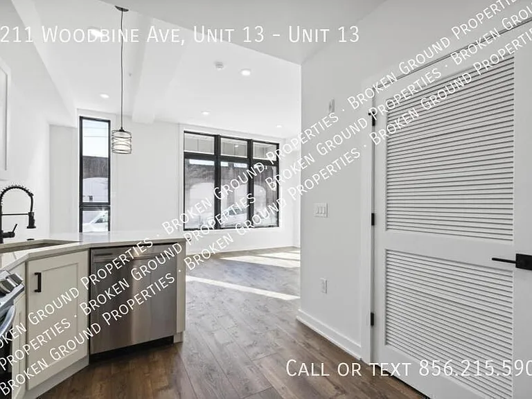 6211 Woodbine Ave #13 — Photo 3