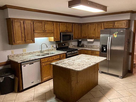 4th image of 204 Windrift Dr