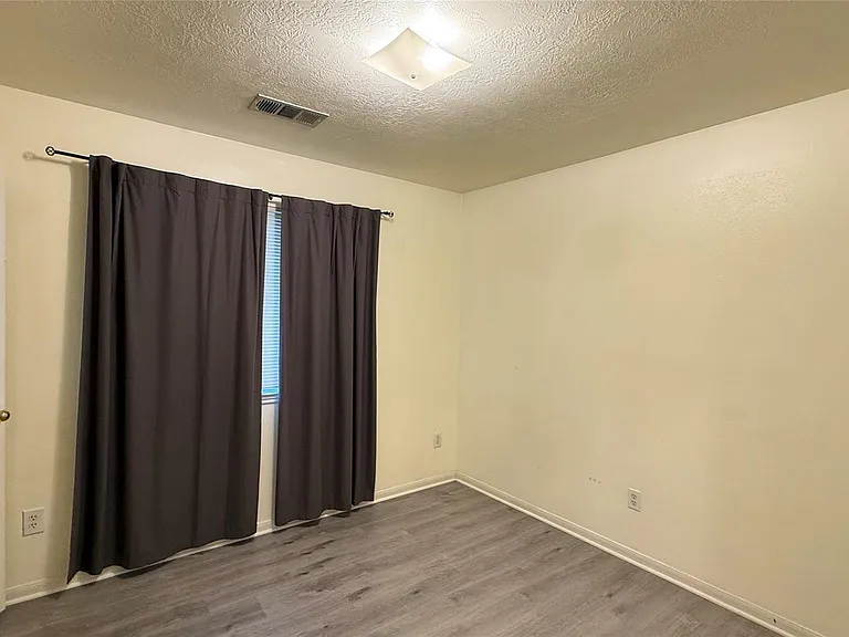 4919 Lochman Ln — Photo 17