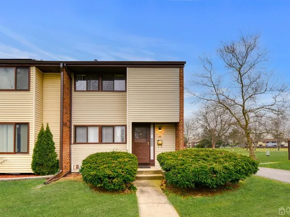 68 Bennington Dr, East Windsor, NJ 08520