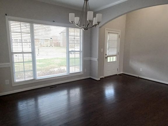 4th image of 2024 Dorsey Ct