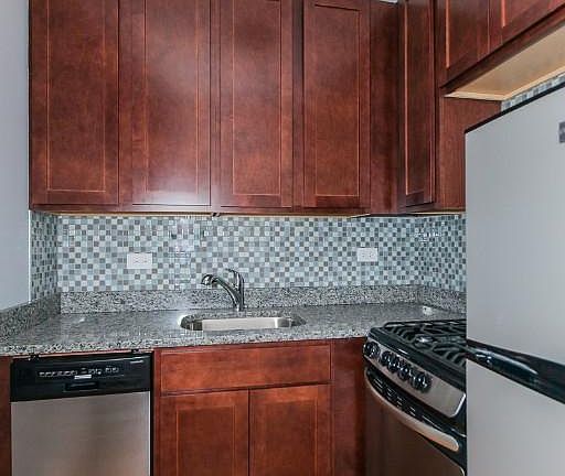 5th image of 550 W Arlington Pl #1214