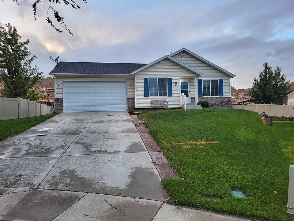328 W Peach Pl
