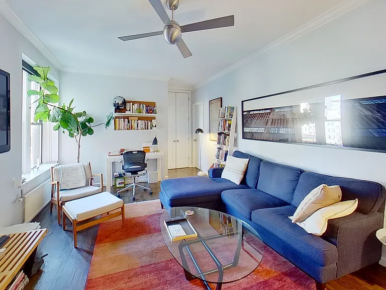 295 W 11th St #6H — Photo 1