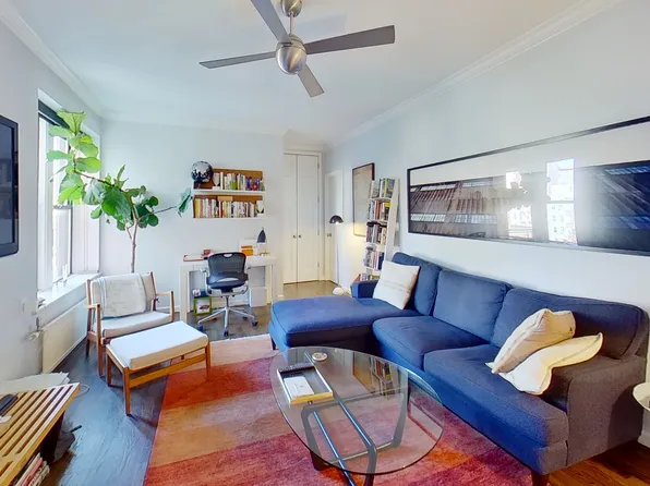 295 West 11th Street image 1 of 7