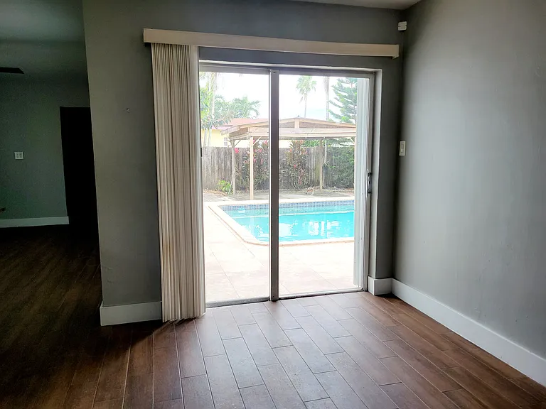 7761 NW 41st St — Photo 13