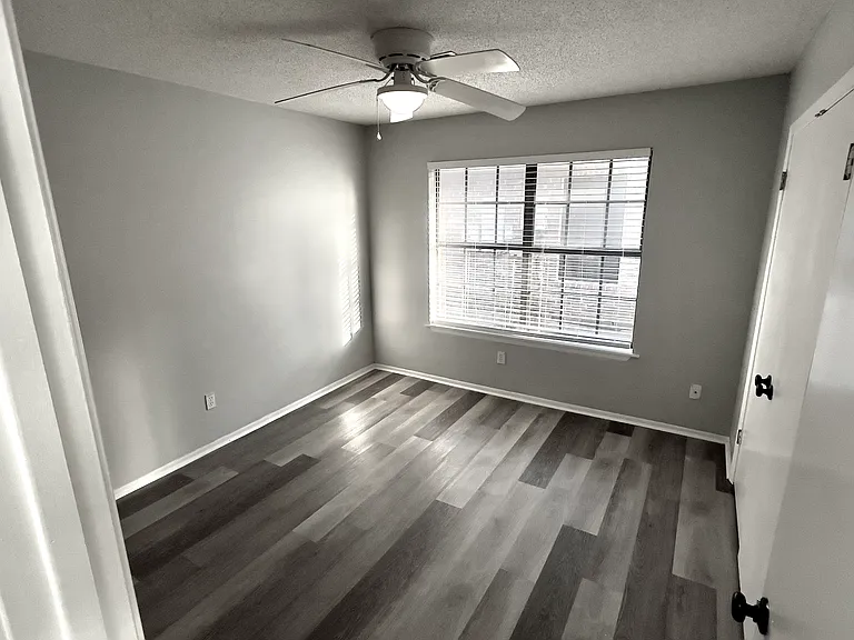 313 Titan Dr #B — Photo 7
