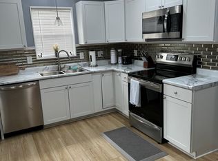 2194 Groveport Rd, Columbus, OH 43207