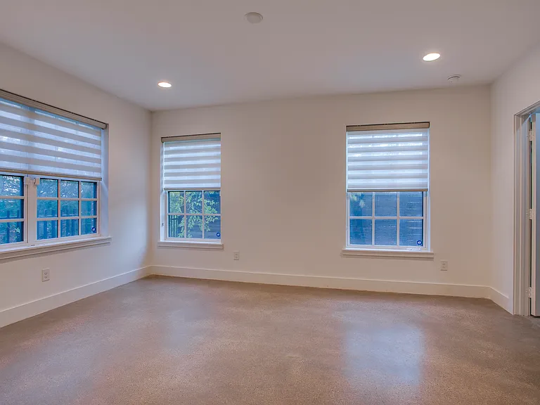 602 Finley Ct — Photo 7