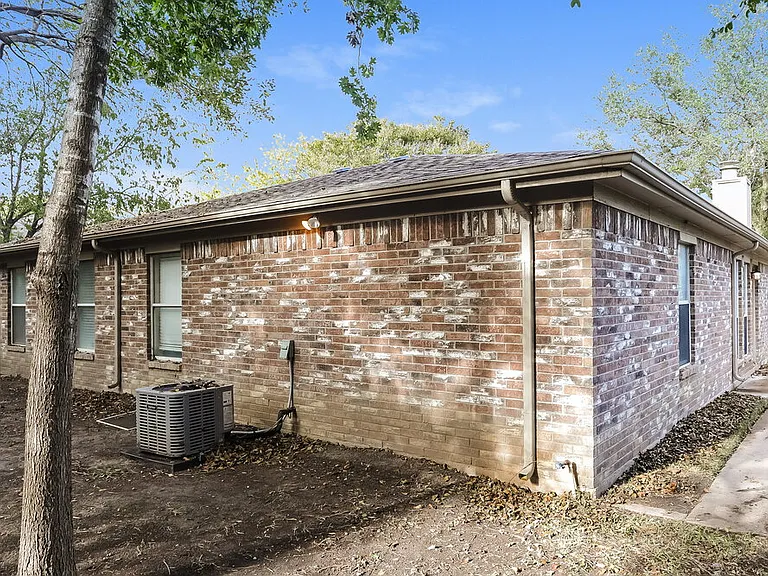 528 Blue Haze Dr — Photo 16