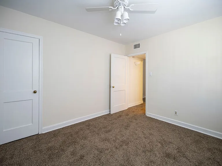 1325 E Wadsworth Ave — Photo 18