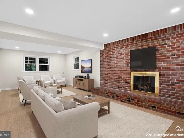 14521 Lock Dr, Centreville, VA 20120