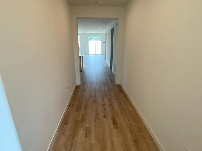 1021 Osprey Dr — Photo 3