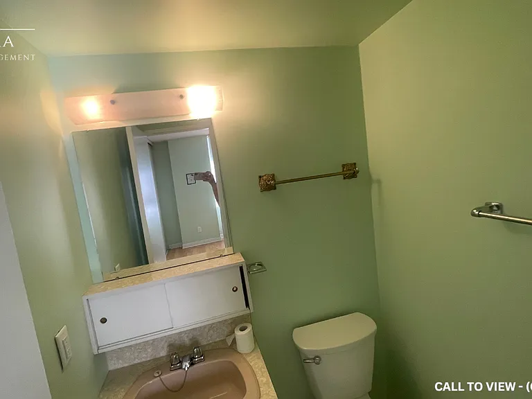 2000 Jasmine Cres #209 — Photo 8