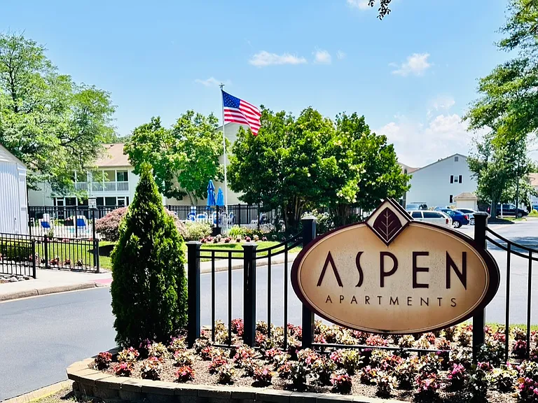 Aspen Apartments — Photo 18