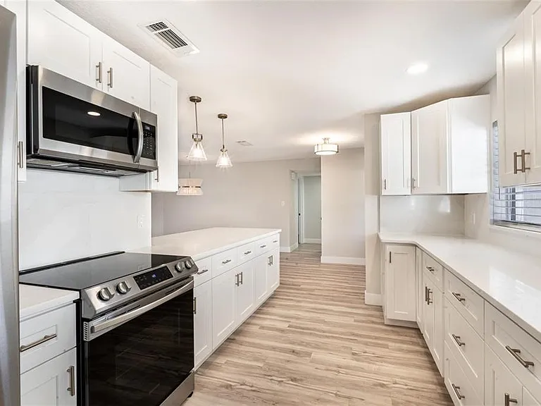 418R Gilbert Rd — Photo 4