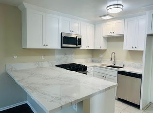 3099 Cassia Ave APT B, Costa Mesa, CA 92626